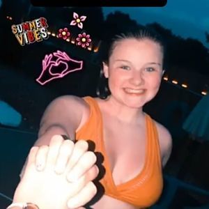 Meet your Posher, Reana